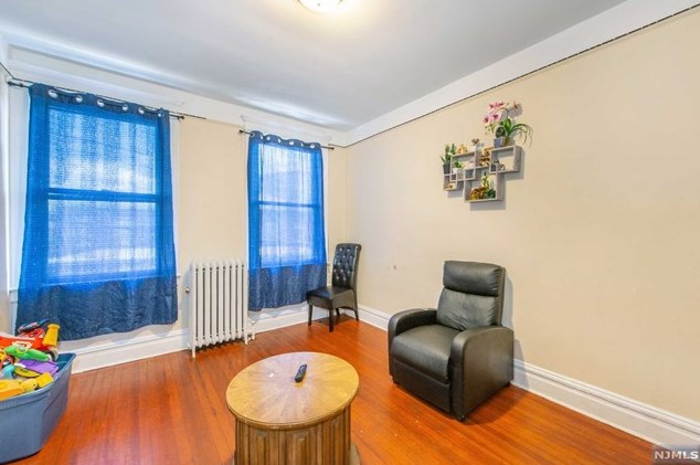 18 Laird Pl, Cliffside Park, NJ 07010