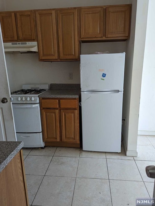 97 Market St #e1, Paterson, NJ 07505