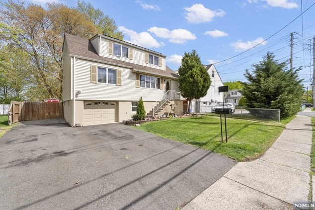 82 Eckel Rd, Little Ferry, NJ 07643