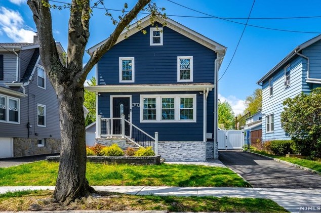 214 Lees Ave, Teaneck, NJ 07666