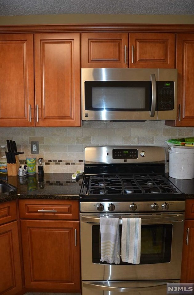 1219 Richmond Rd, Mahwah, NJ 07430