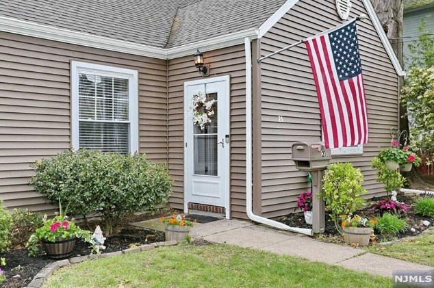 21 Wheeler Ave, Westwood, NJ 07675