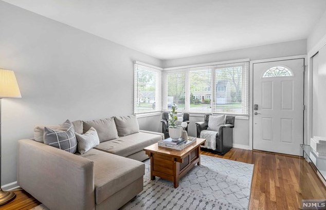 81 Delmar Ave, Ridgewood, NJ 07452