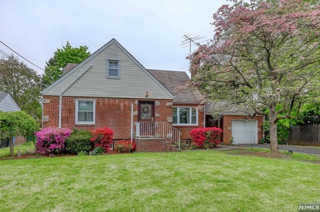 468 River Rd, N Milford, NJ 07646