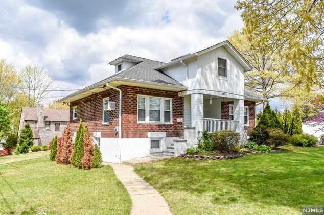 500 Albert Pl, N Milford, NJ 07646