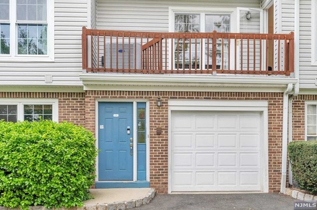 637 Jacey Dr, West Fort Lee, NJ 07024