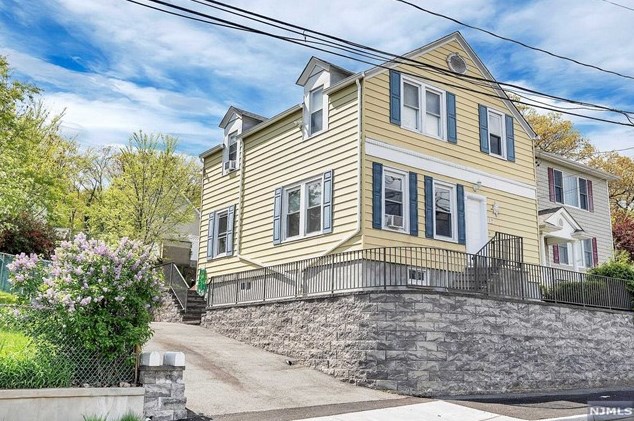 17 Willie St, Paterson, NJ 07508