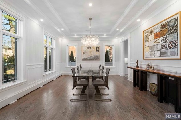 4 Willow Dr, Englewood NJ  07632-2207 exterior