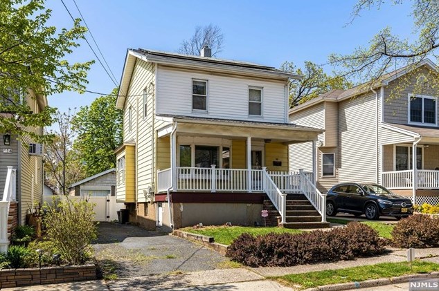 16 Laurel St, Ridgefield Park, NJ 07660