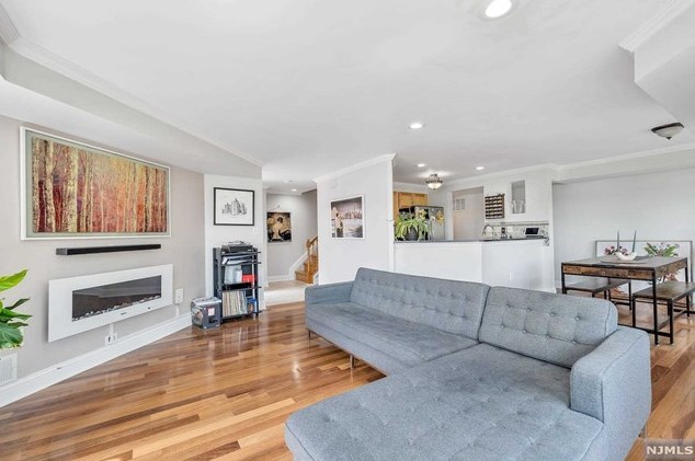 71 Independence Way #71, Edgewater, NJ 07020