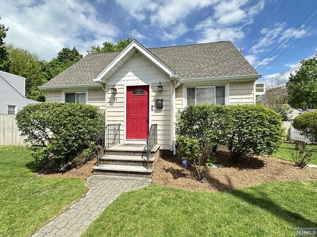28 Magnolia Ave, Hillsdale, NJ 07642