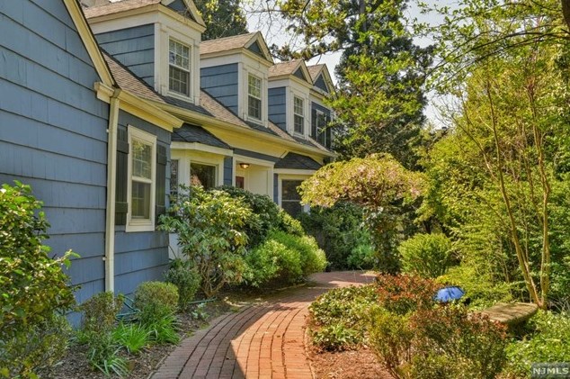 6 Driftway St, Chatham Township, NJ 07928