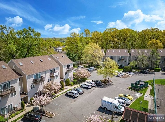 27 Presidential Dr, Englewood NJ  07631-3940 exterior