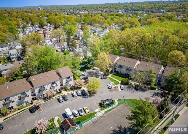 27 Presidential Dr #27, Englewood, NJ 07631