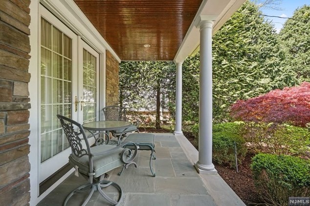 41 Glenwood Ave, Demarest, NJ 07627