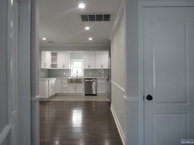 23 Ralph St, Bergenfield NJ  07621-1614 exterior