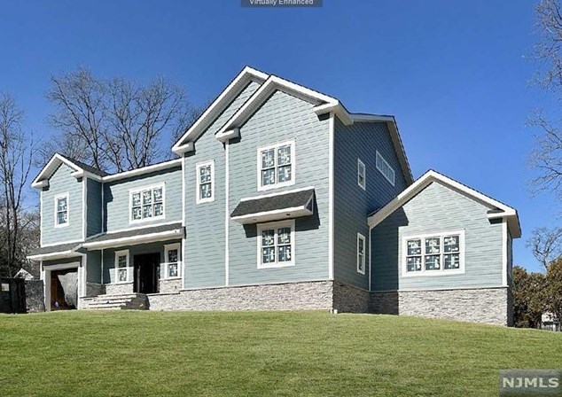 36 Amy Ct, Westwood NJ  07677-8001 exterior