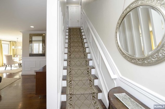 36 Salrit Ave, Waldwick, NJ 07463
