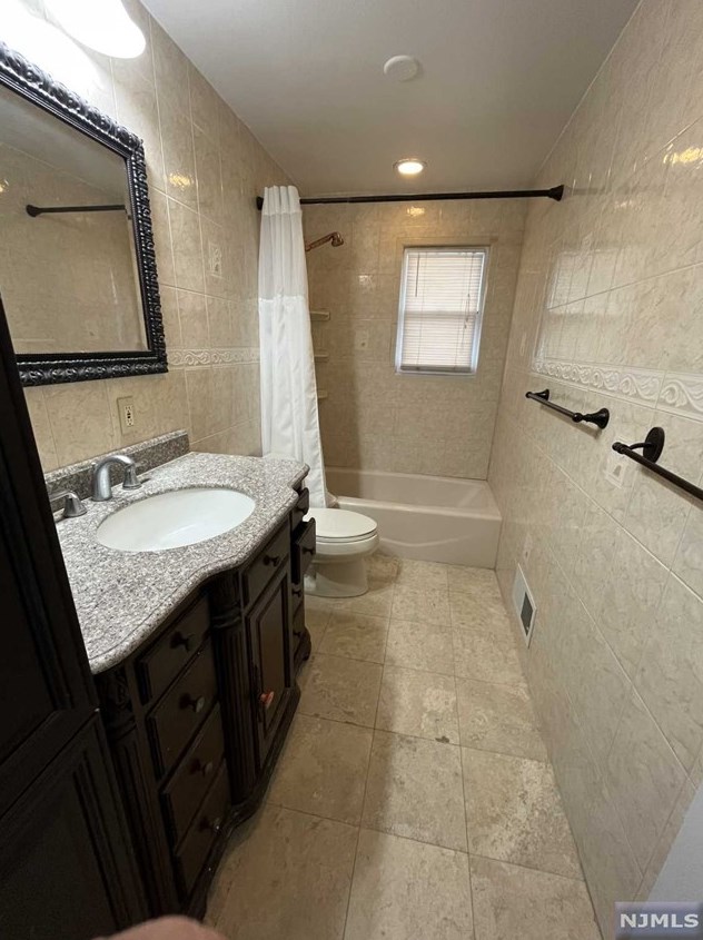 239 Concord Dr, Paramus, NJ 07652
