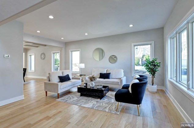 76 Passaic Ave, Rutherford NJ 07070-2059 exterior