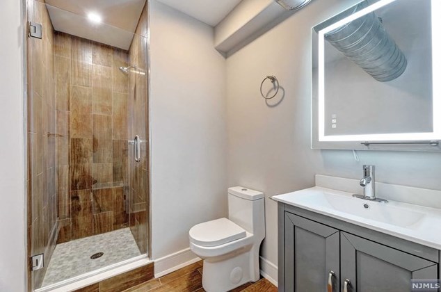 76 Passaic Ave, Rutherford NJ 07070-2059 exterior