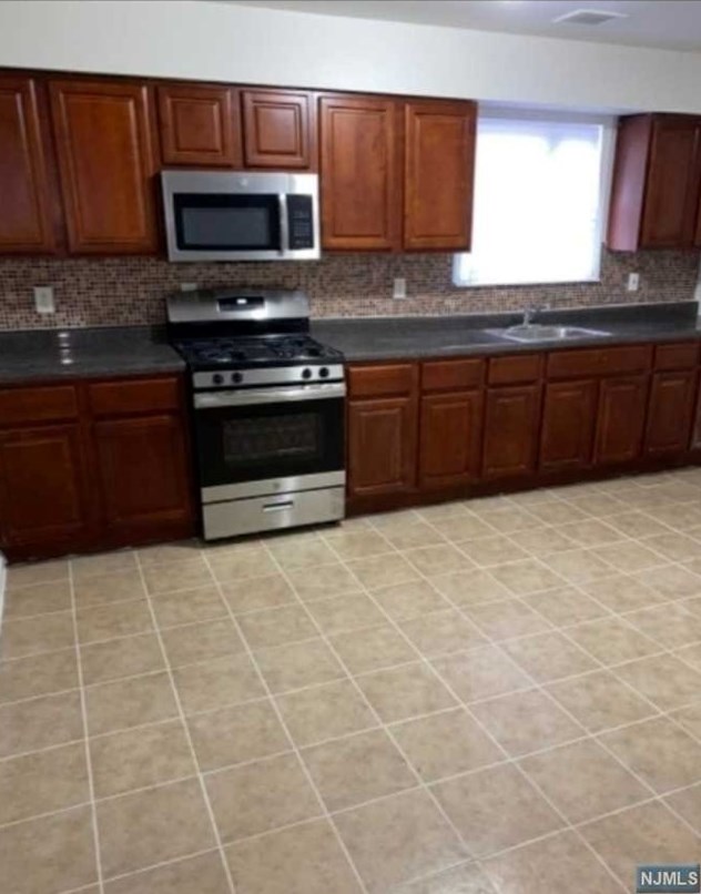 204-206 Fabyan Pl #2nd Floor, Newark, NJ 07112