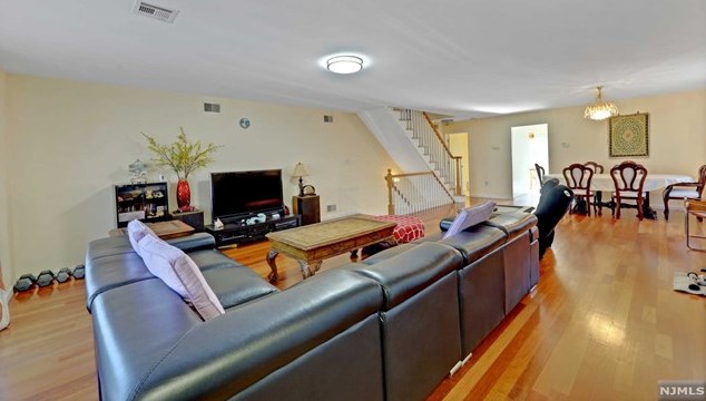 248 Clark Terrace, Cliffside Park, NJ 07010