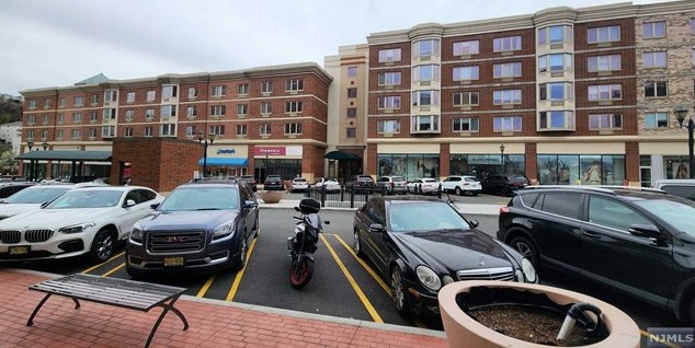 1201 City Pl, Edgewater, NJ 07020