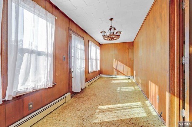 709 6th St, Lyndhurst NJ  07071-3318 exterior