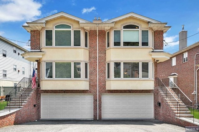 79 Myrtle Ave, Edgewater, NJ 07020