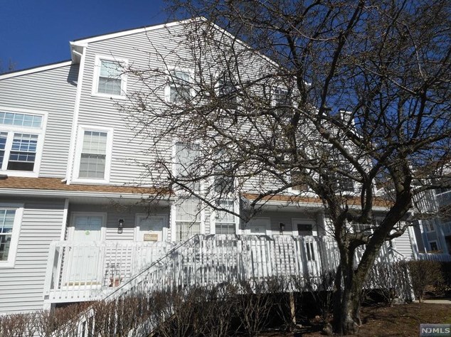 65 Fox Run Dr, Englewood, NJ 07631