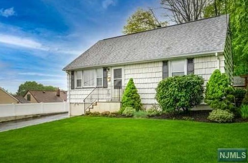 440 Madison Ave, Hasbrouck Heights, NJ 07604
