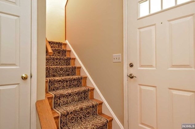 15 Allison Ct, Allendale, NJ 07401