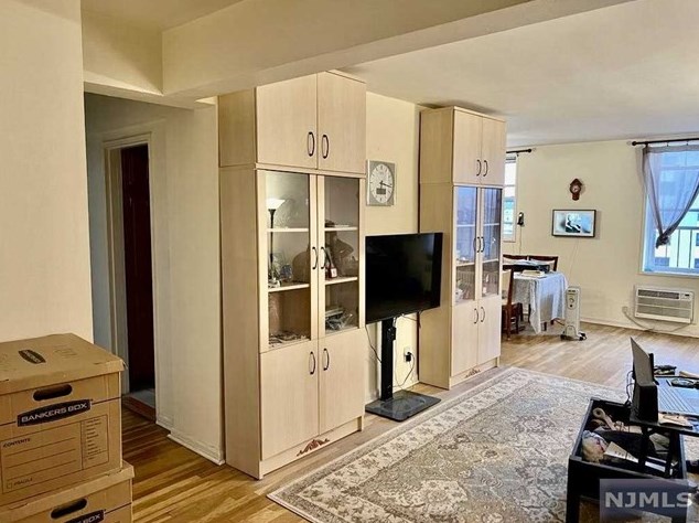 2160 Center Ave #5e, West Fort Lee, NJ