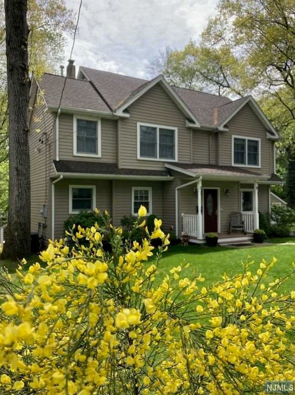 78 Oak Ave, Park Ridge NJ 07656-1311 exterior