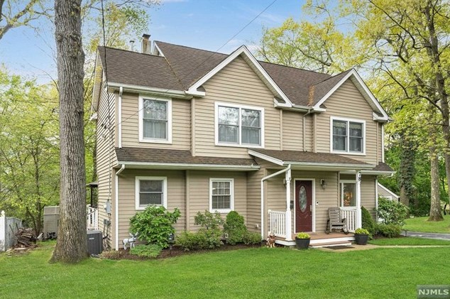 78 Oak Ave, Park Ridge NJ 07656-1311 exterior