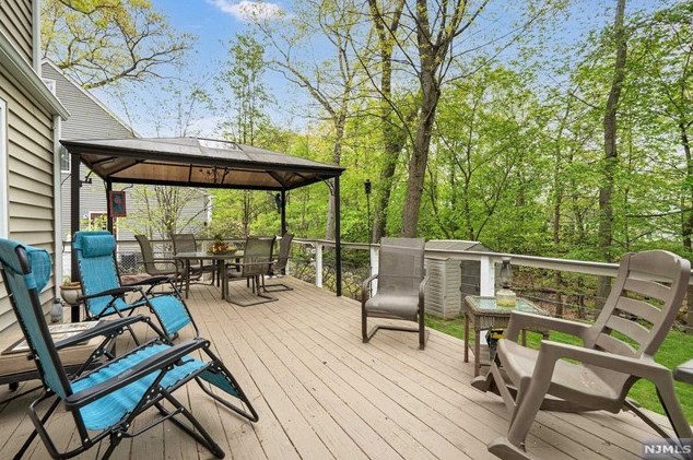 78 Oak Ave, Park Ridge NJ 07656-1311 exterior