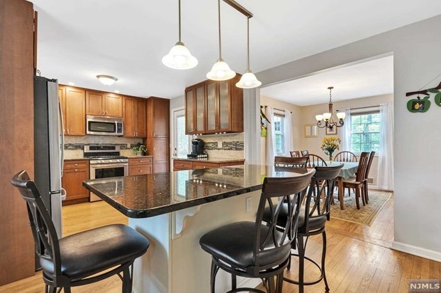 78 Oak Ave, Park Ridge NJ 07656-1311 exterior