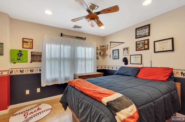 78 Oak Ave, Park Ridge NJ 07656-1311 exterior