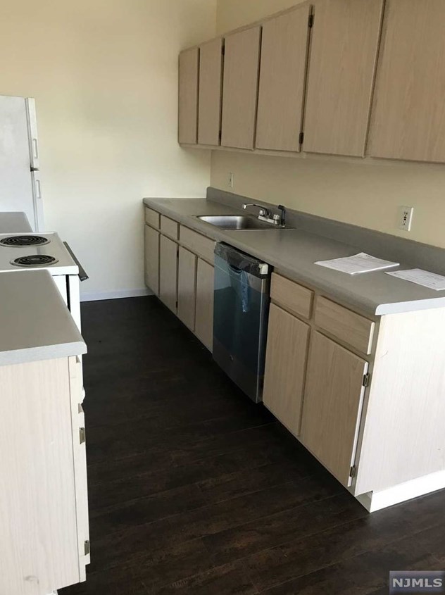 40 Washington Ave #b3, Dumont, NJ 07628