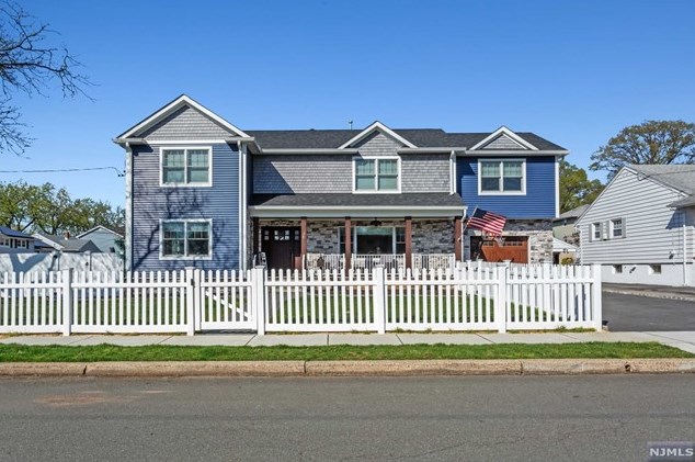 70 Woodside Ave, Hasbrouck Heights, NJ 07604