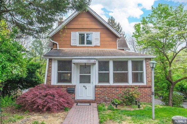 854 Park Ave, River Edge, NJ 07661