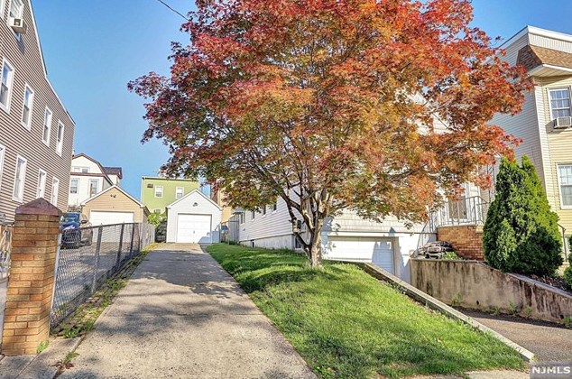 365-367 Devon St, Kearny, NJ 07032