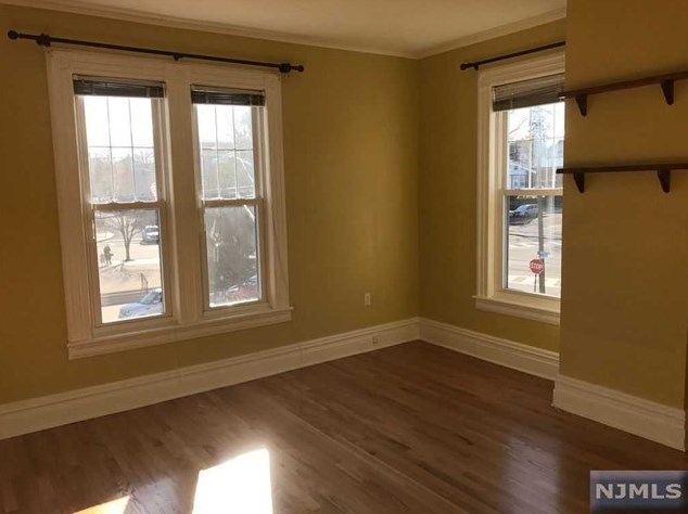 162 Chestnut St, Rutherford NJ  07070-1942 exterior