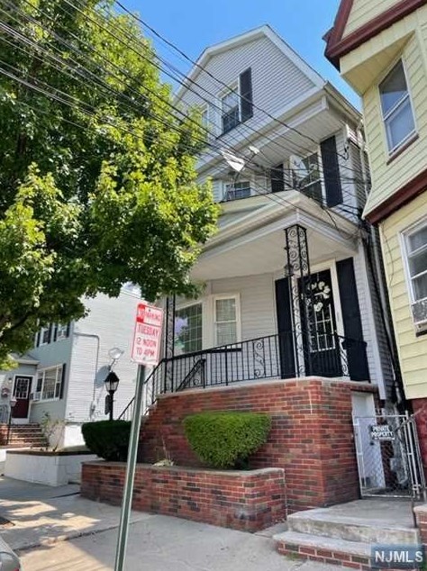 142 Maple St, Kearny, NJ 07032