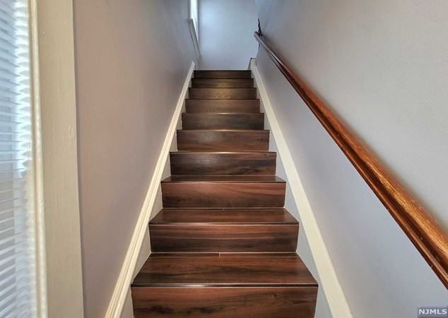 138 Columbus Ave #2nd Fl, Palisades Park, NJ 07650
