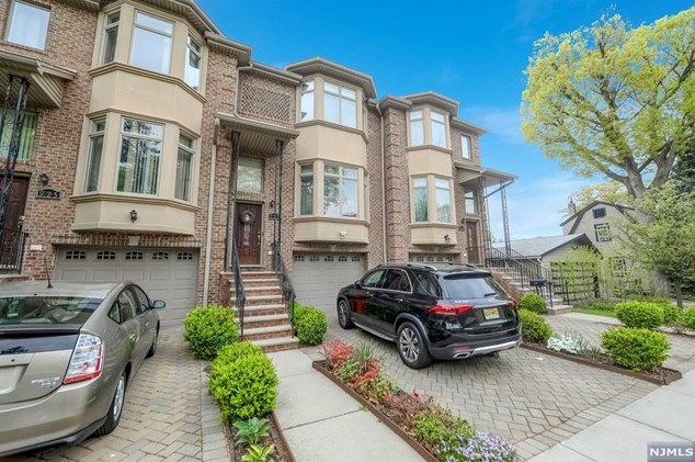727 Jefferson Ave, Cliffside Park, NJ 07010