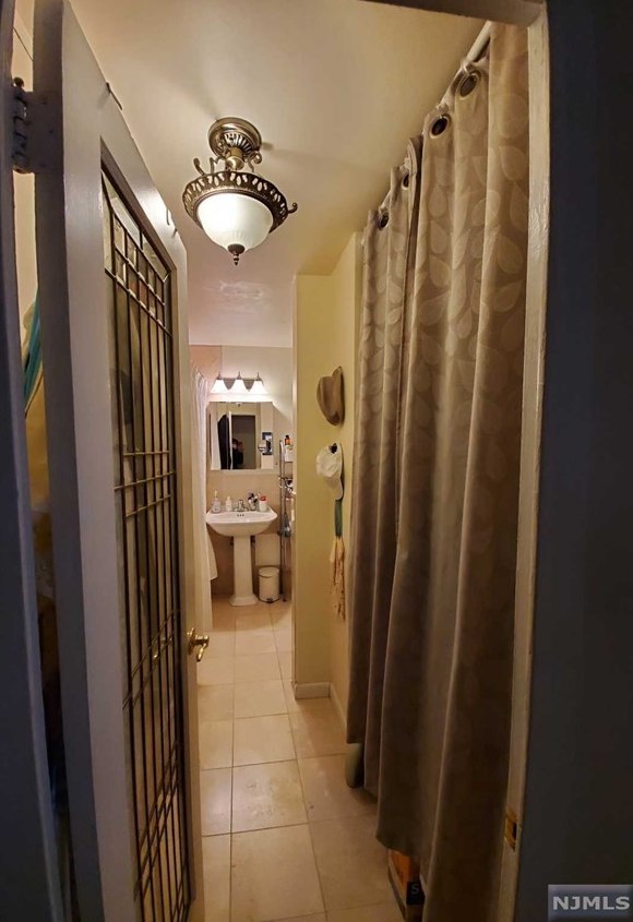 6050 Kennedy Blvd E #2d, West New York, NJ