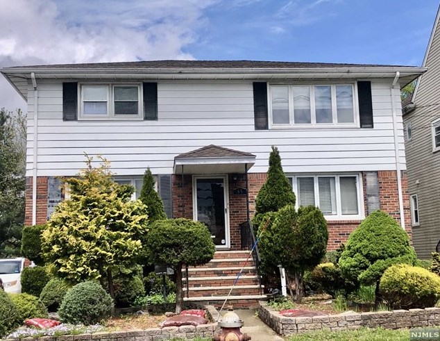 85 Martha Ave, Elmwood Park, NJ 07407