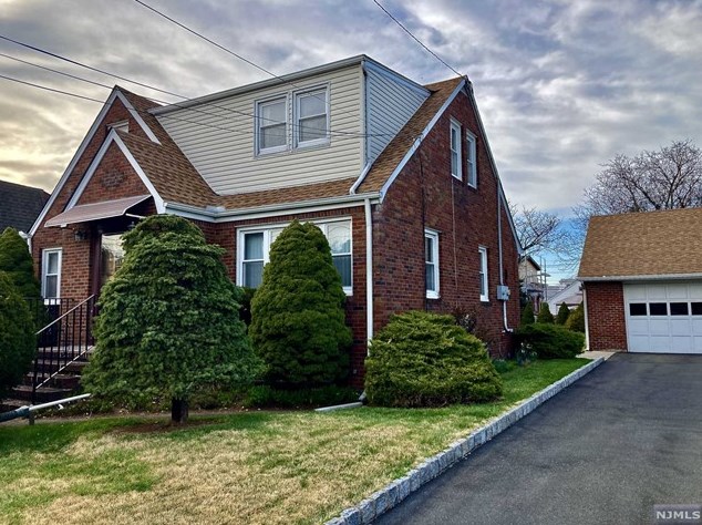 247 Kipp Ave #1, Elmwood Park, NJ 07407